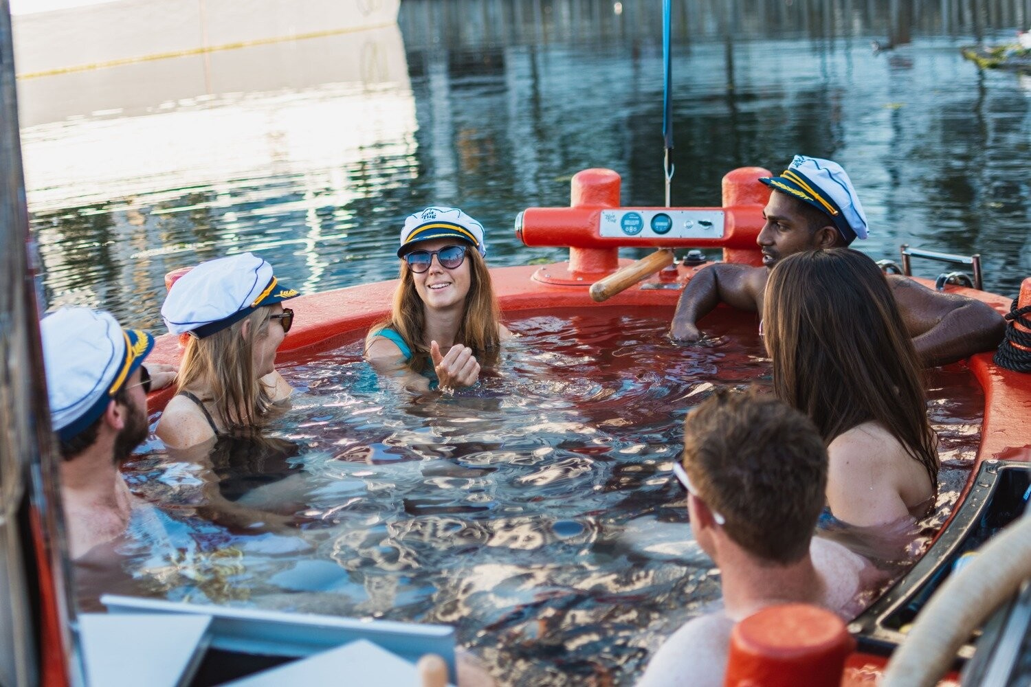 HOT TUB BOAT EXPERIENCE: LOS ANGELES